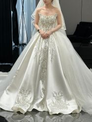 -Renee芮亦婚纱(原丽莎)