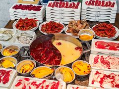-来龍儿鲜切牛肉自助老火锅