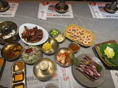 -草家酱蟹炭火烤肉店(珲春南路一店)