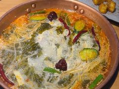 -洱火云南酸菜牛肉火锅(石景山当代商城店)