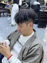 -藤野造型专业烫染接发