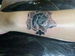 -Black Tattoo Studio