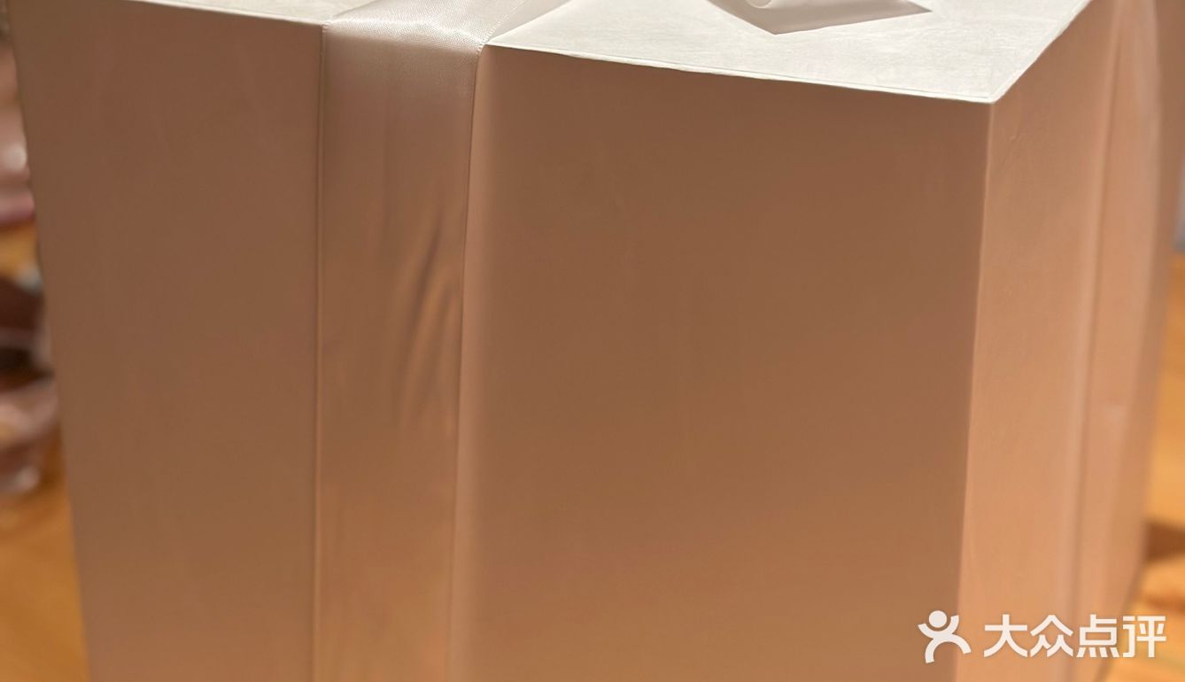 北京｜3999是我这辈子吃过最贵的生日蛋糕了