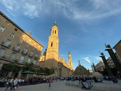 -皮拉尔圣母圣殿主教座堂