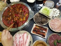 -洞亭火锅(防空洞总店)