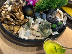 -一朵菌·野生菌探索家火锅(南亚店)