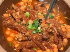 蒜香鹰嘴豆虎皮凤爪煲-塔哈尔·新疆盛宴(复地活力城店)