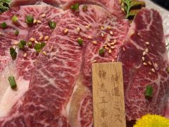 -山川小町·极番烧肉(新地假日广场店)