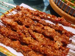 烤羊肉串-孔雀裡融合餐厅