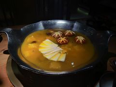 红颜花胶鸡锅-湊湊火锅·茶憩(杭州湖滨银泰in77店)