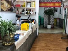 -茸梅路右拐龙虾-农家菜(松江店)