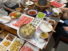 -楼外楼大刀肉传统火锅居(博学路店)