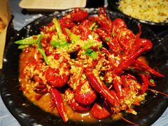吮指蒜香风味小龙虾-虾易落味(杭州黄龙万科中心店)