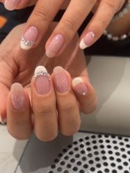 -丽心自助美甲美睫