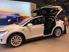 -TESLA 特斯拉(上海太古汇体验店)