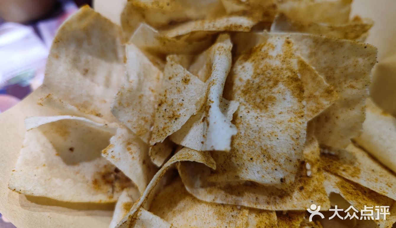        万象城湖边的撸串打卡地 坐在窗边可以看