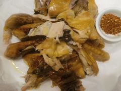-头上红煨盐鸡·非遗院子餐厅
