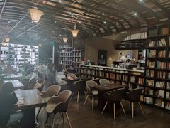 -钟书阁(松江泰晤士小镇店)