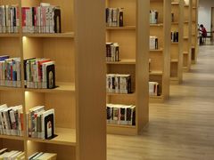 -漕河泾街道图书馆(漕河泾社区文化活动中心店)