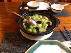 丝瓜面筋煲-马勒别墅·中餐厅