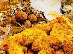 -BHC炸鸡(明洞总店)