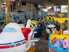 -顺德大良半月城游乐场