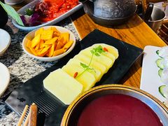 -老牌坊云南鱼豆花火锅(哈西万达店)