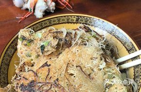 Stir-fried Rice Noodles with Crispy Rice Cake