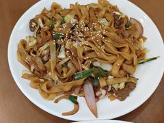湿炒牛河-煲煲掂风味煲仔饭餐厅(西区店)