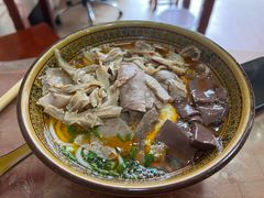 -花溪牛肉粉(八鸽岩店)