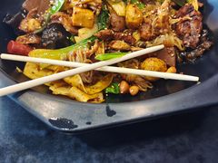-愉肴麻辣香锅(中北镇店)