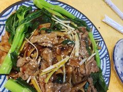 干炒牛河-天宝食坊·啫啫煲大排档(西华路店)