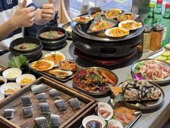 -围炉肉舍•炭烤活鳗•丹东海鲜烤肉(步行街店)