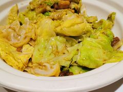 油渣炒牛心菜-眉州东坡(春秀路店)