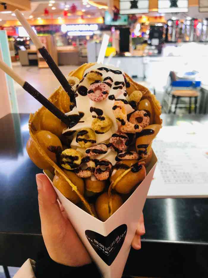 兽兽冰淇淋-"昊天数码港负一楼的食党美食街里面,靠近扶.