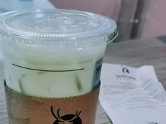 初恋青提小铁-瑞幸咖啡(中国凤凰大厦店)