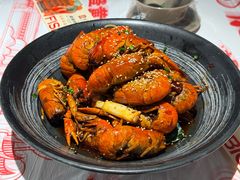 -肥肥虾庄·金牌油焖大虾(汉街SKP店)