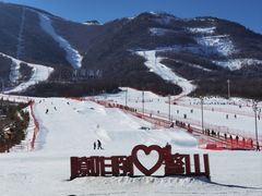-鳌山滑雪度假区