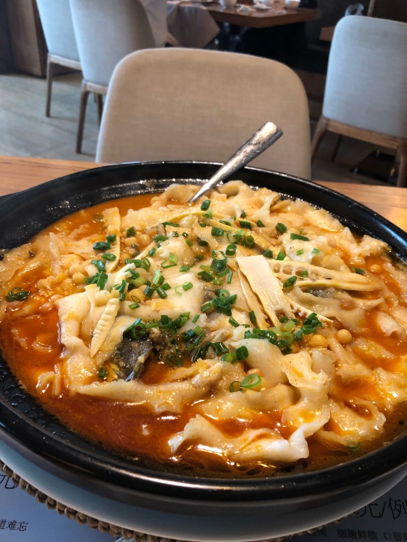 有古典国风有温润情怀有滋润健康的豆汤鱼头!