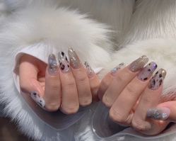 -Momo nail 日系美甲