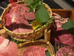 -山川小町·极番烧肉(新地假日广场店)