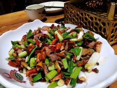 -老滇山寨•云南特色菜•地方菜•民族风情歌舞表演(金碧店)