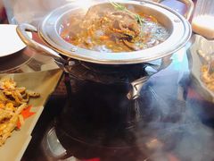 -老战友红色主题餐厅