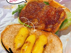 延边风味芝芝板烧鸡腿堡-麦当劳(宾水西道店)