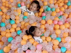 -爱蹦iBOON蹦床运动馆(江汉店)