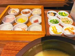 -良米山·云南野生菌过桥米线(上海首店)
