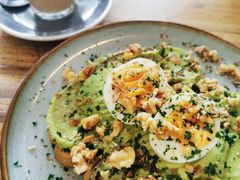 牛油果煮蛋吐司-RAC BAR(安福路店)