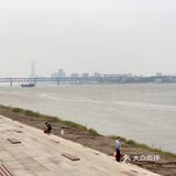 武汉市民休闲好去处，还有雄伟壮观的鹦鹉洲长江大桥