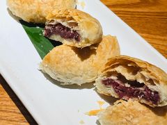 现烤玫瑰鲜花饼-云海肴·汽锅鸡·云南菜(高德置地店)