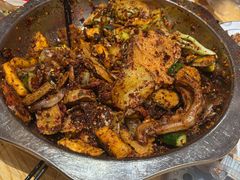 鸭下巴鸭爪双拼-嘎嘎鸭下巴·爆辣干锅(明教寺店)